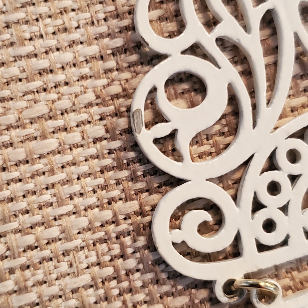Vintage 1970s Crown TRIFARI White Enamel Floral/Scroll Pendant & Chain - Picture 12 of 12